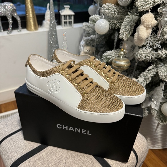 Authentic Chanel Tweed Sneakers - Picture 8 of 16